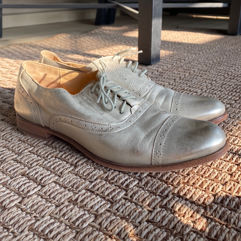 Cole Haan Women's Brushed Leather Silver Oxford Shoes Size 9